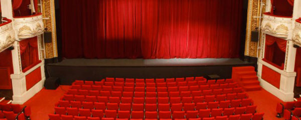 théâtre contemporain à Paris